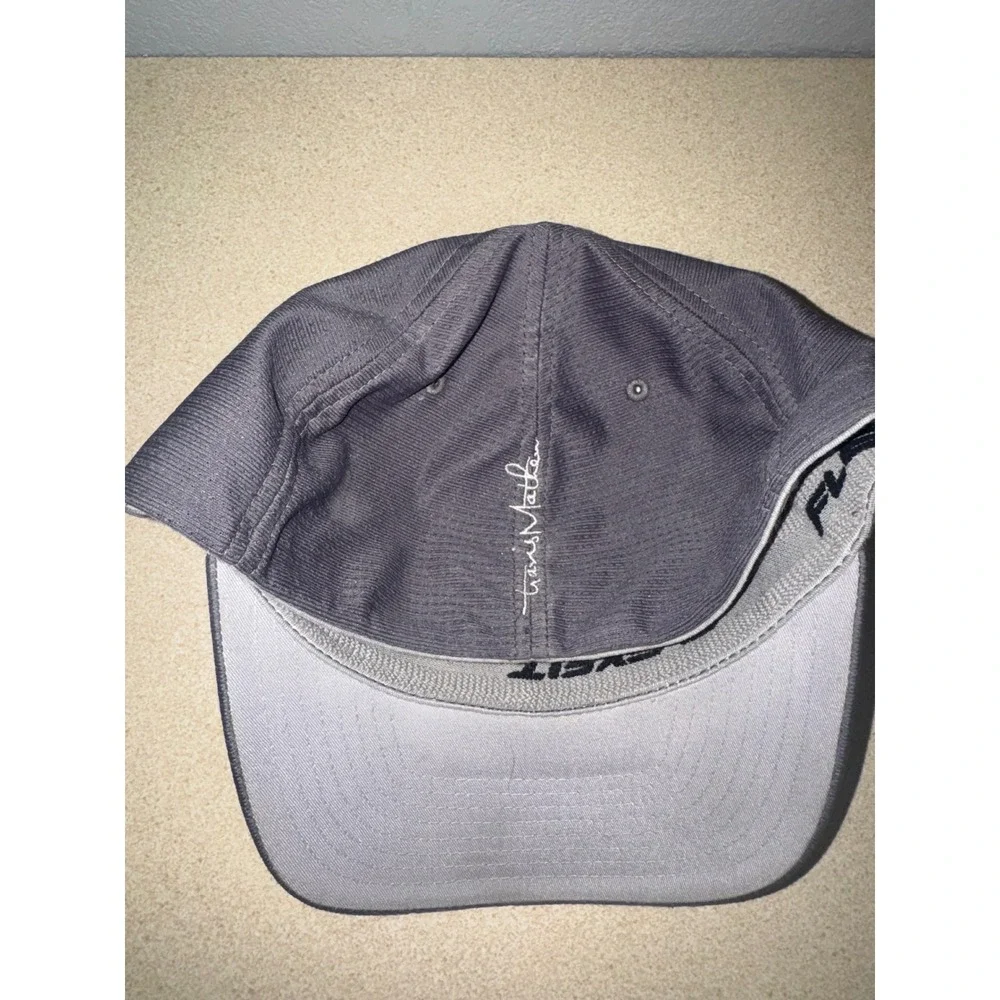 TravisMathew Gray Flexfit Baseball Cap Small/Medium embroidered‎ Logo Golf - Picture 3 of 5